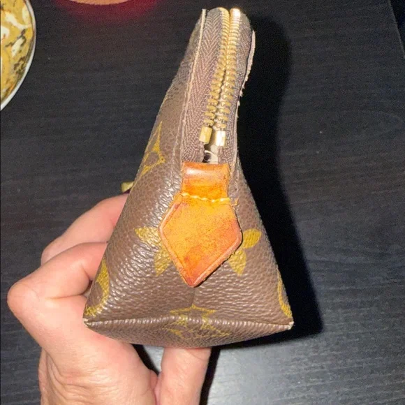 Louis Vuitton Brown and Gold Monogram Clutch - Picture 4 of 16